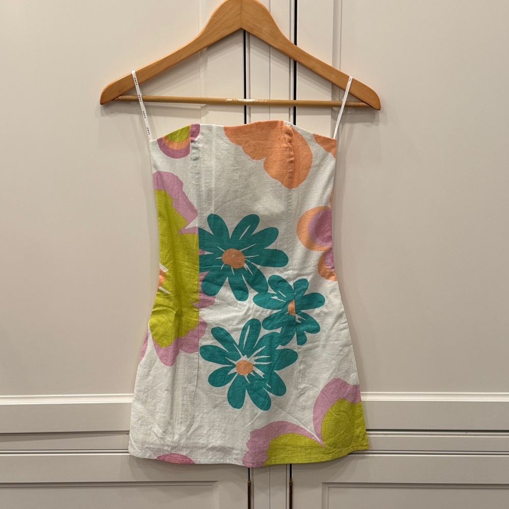 Vibrant Floral Mini Dress in White and Green